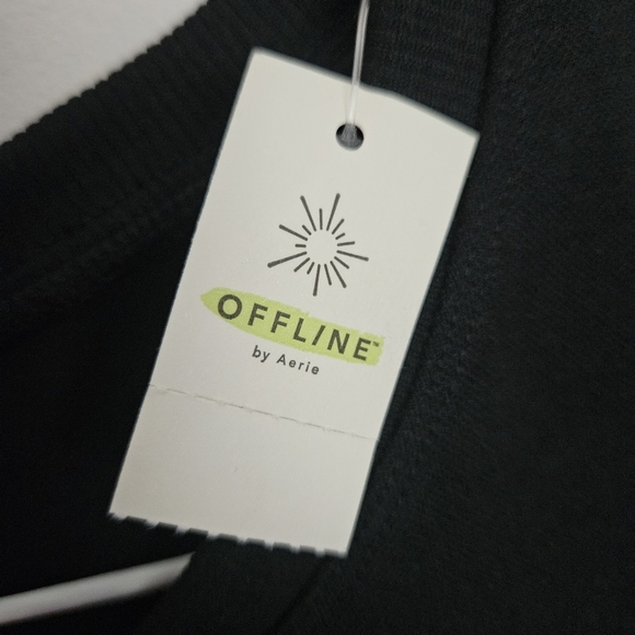 Offline by Aerie Black Sidewalk Seamless Cropped T-shirt Size XL - Picture 10 of 12